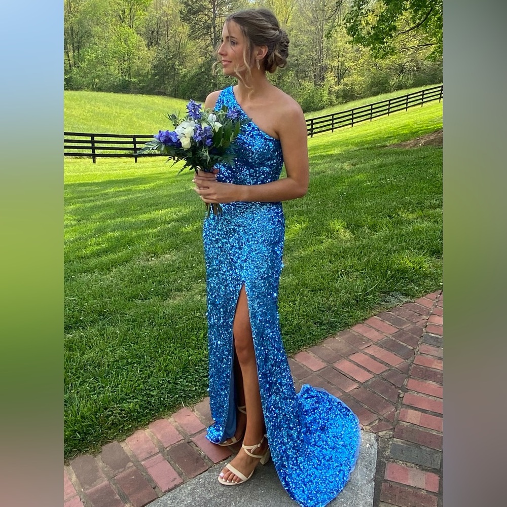 Sherri hill prom dress Size 2